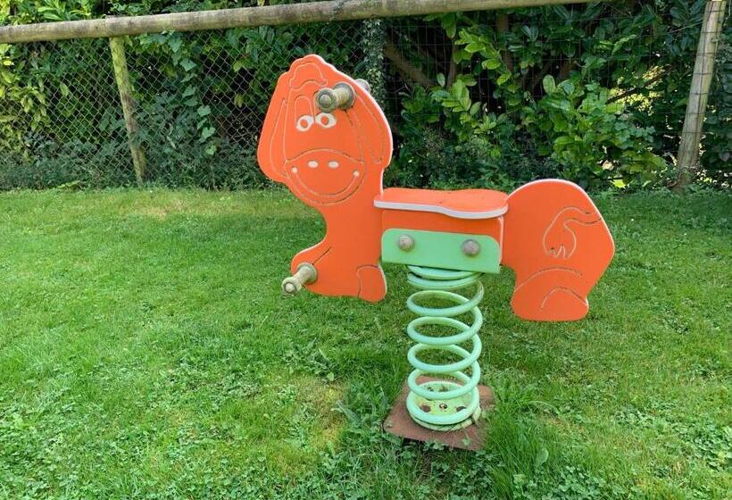 ホテル Luccombe Farm Holiday Cottages