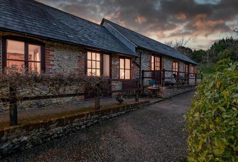 ホテル Luccombe Farm Holiday Cottages