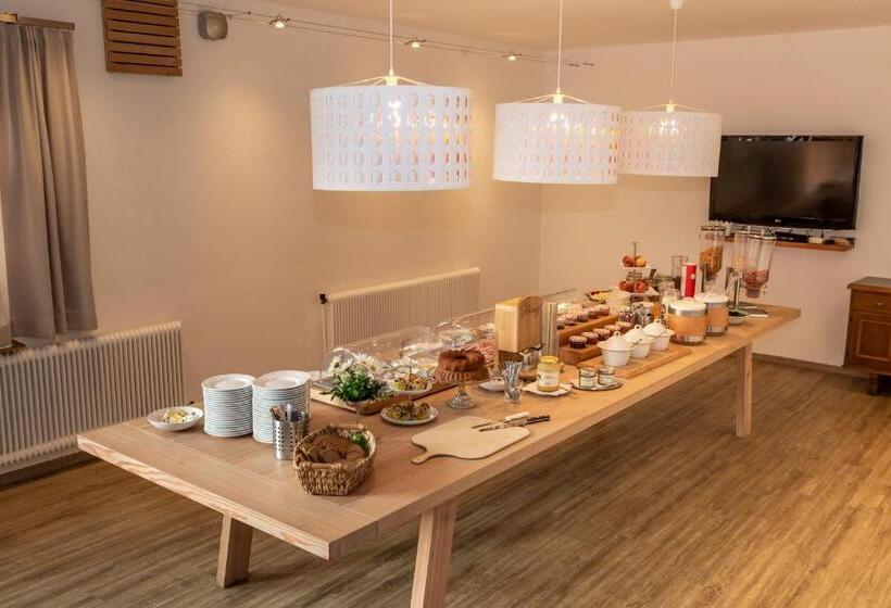 فندق Mayer   Wirtshaus Und Dorf