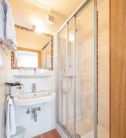 فندق Mayer   Wirtshaus Und Dorf