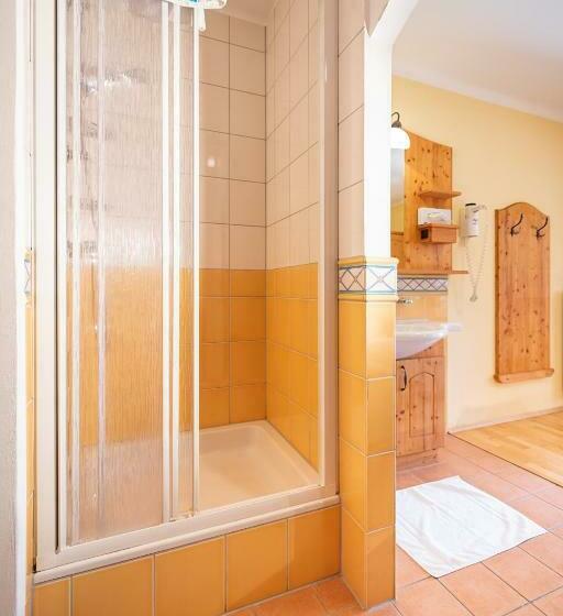 فندق Mayer   Wirtshaus Und Dorf