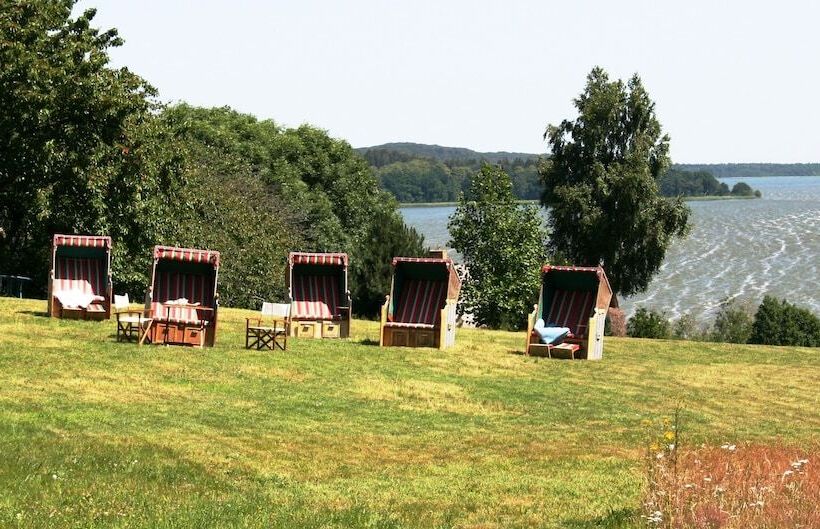 Inselhotel Kleiner Bodden