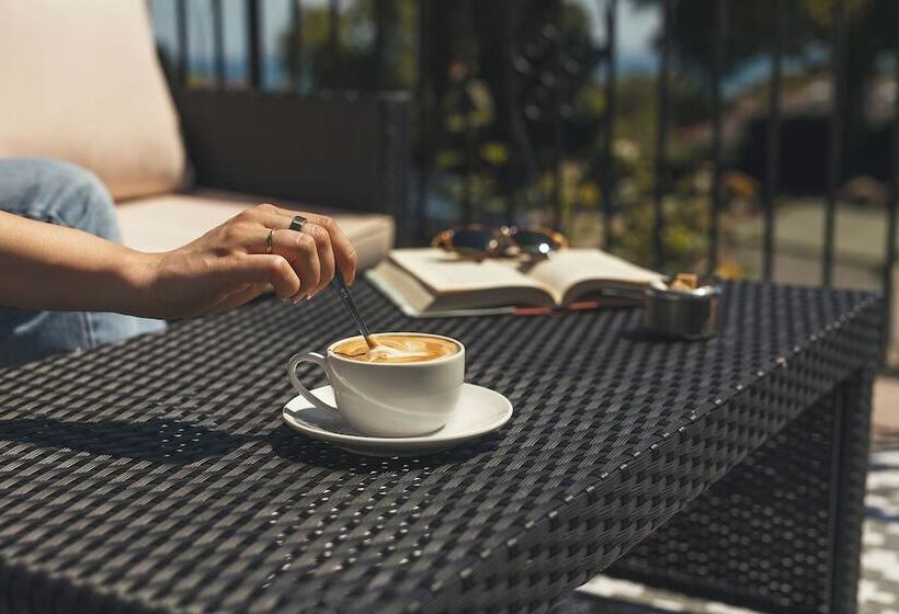 ホテル Stoke Lodge