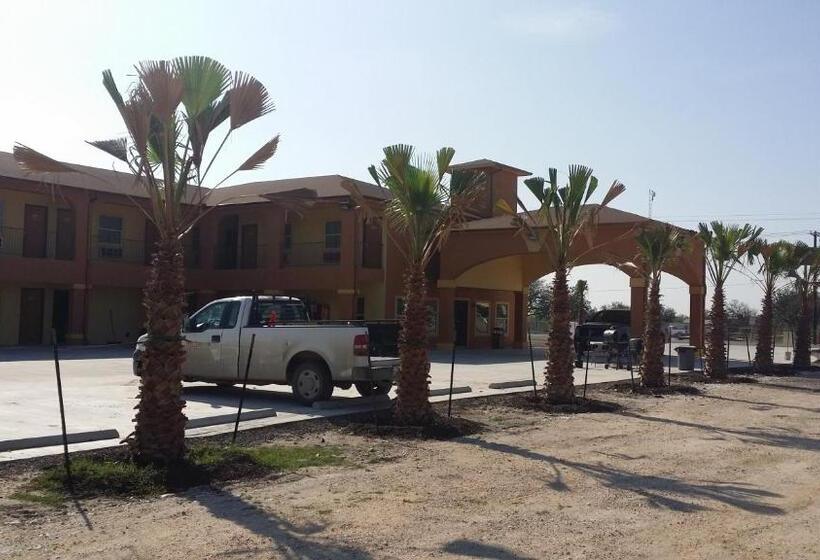 בית מלון כפרי Texan Inn And Suites Tilden