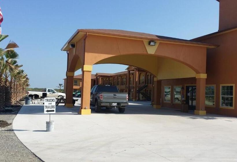 בית מלון כפרי Texan Inn And Suites Tilden