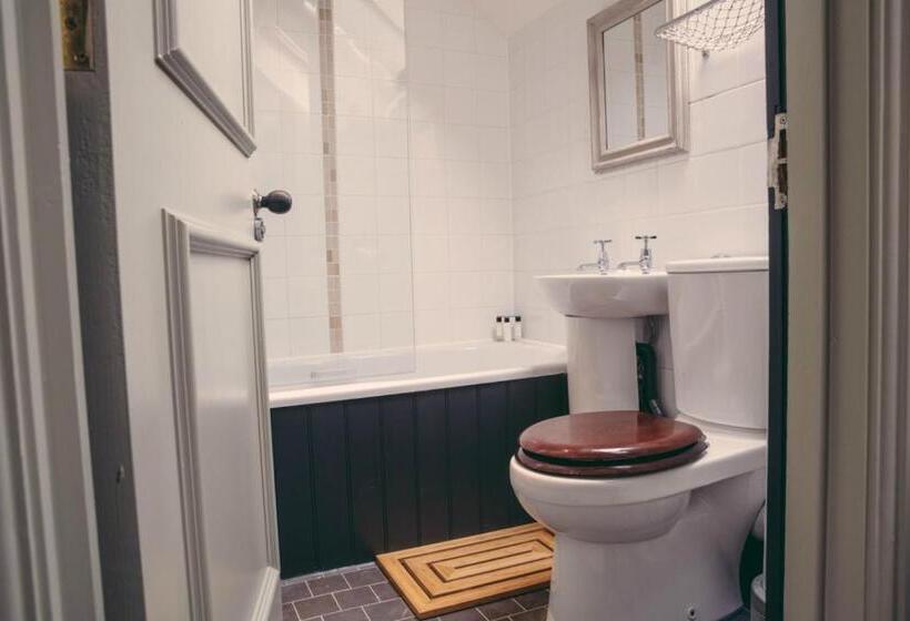 בית מלון כפרי The Curious Pig In The Parlour