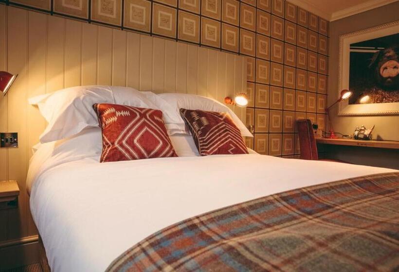 בית מלון כפרי The Curious Pig In The Parlour