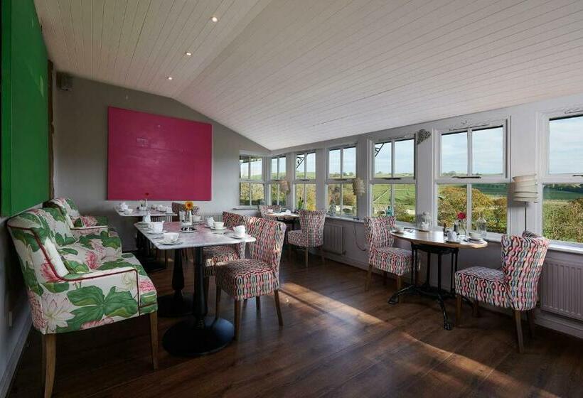 Отель The Devonshire Fell