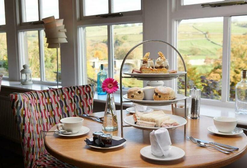 Отель The Devonshire Fell