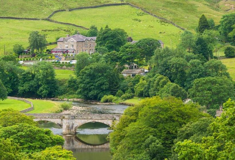 Отель The Devonshire Fell