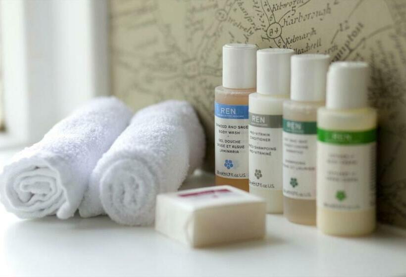 The Manor At Sway – Hotel, Restaurant And Gardens