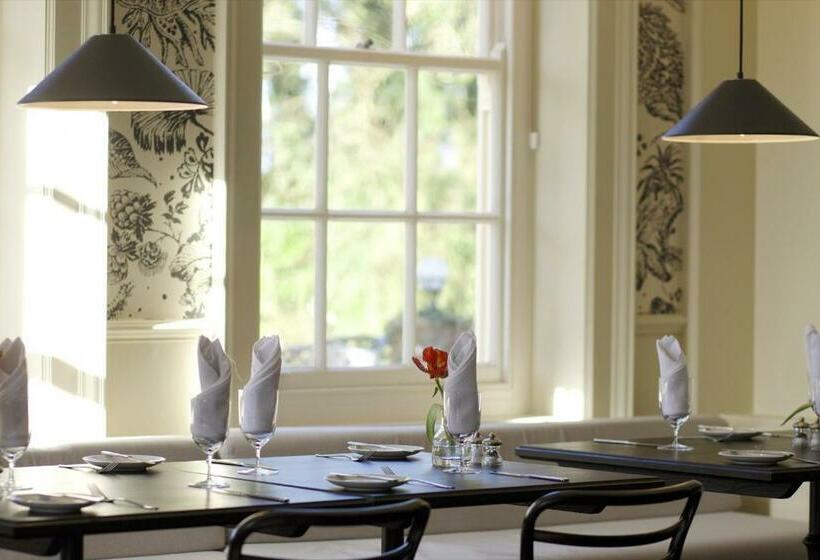 The Manor At Sway – Hotel, Restaurant And Gardens