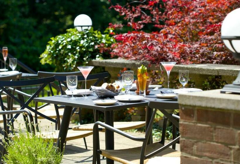 The Manor At Sway – Hotel, Restaurant And Gardens