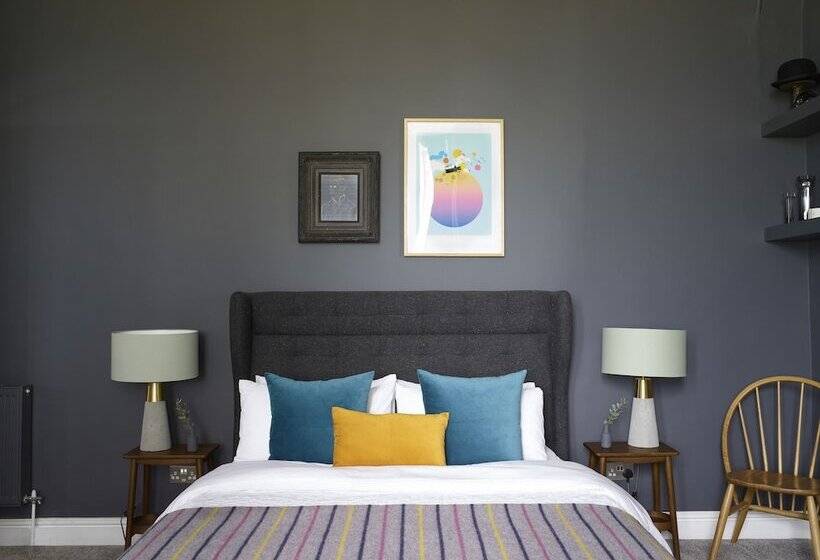 בית מלון כפרי The Royston