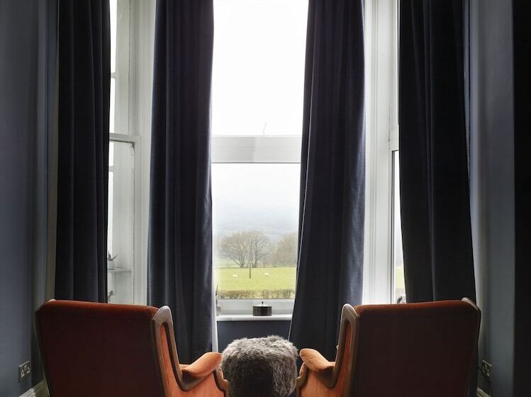 בית מלון כפרי The Royston