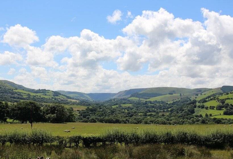 בית מלון כפרי The Royston