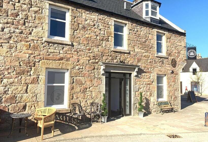 Отель The Station