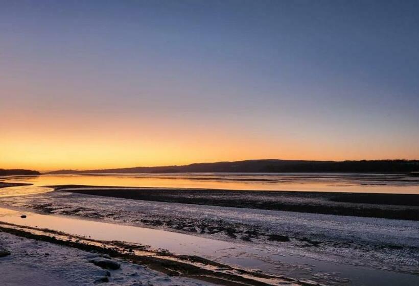 호텔 Ye Olde Fighting Cocks