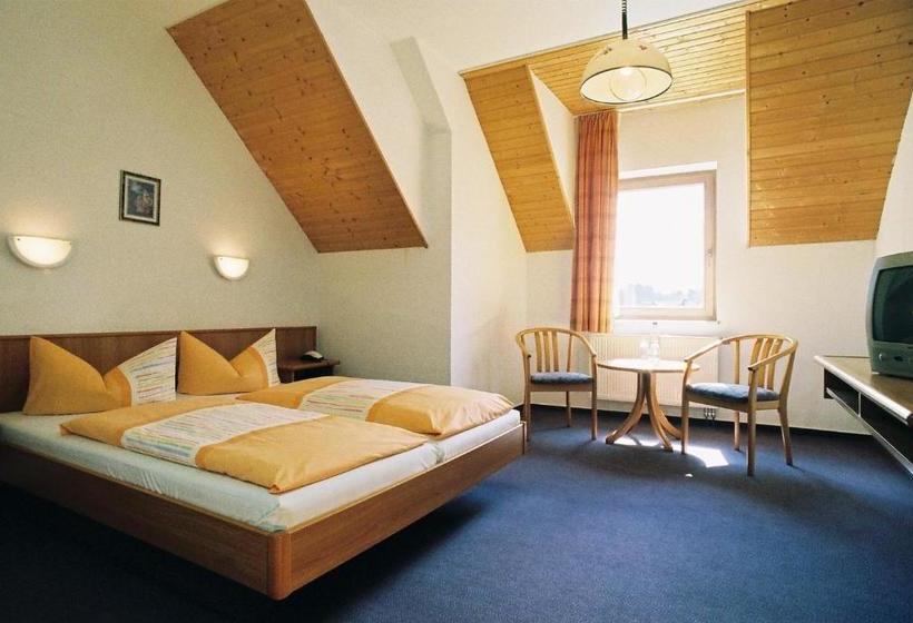 호텔 Zum Schneekopf Garni