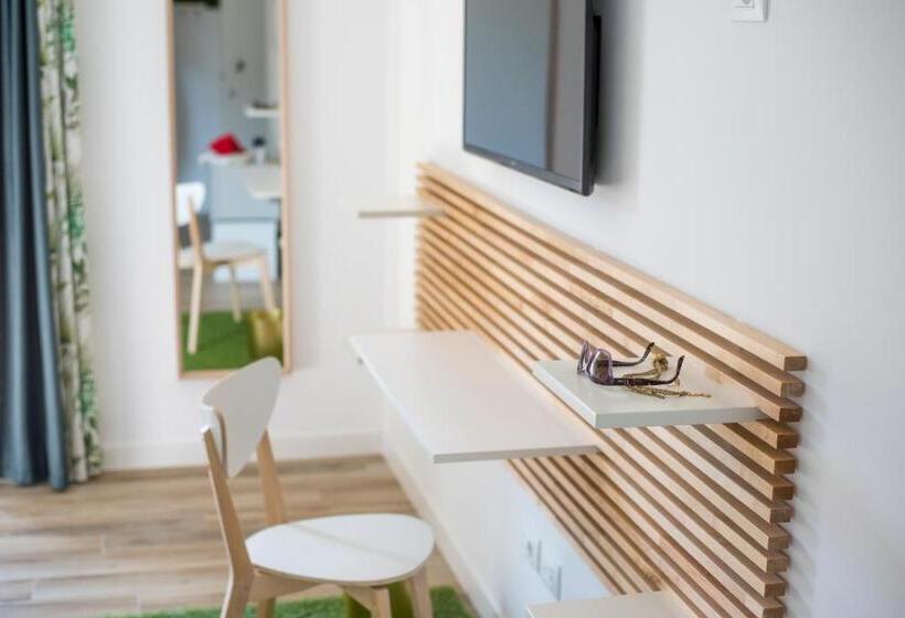 Il Parco Dei Poeti B&b