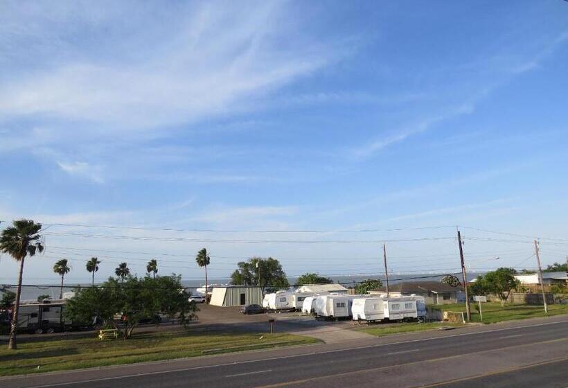 Мотель Executive Inn Laguna Vista