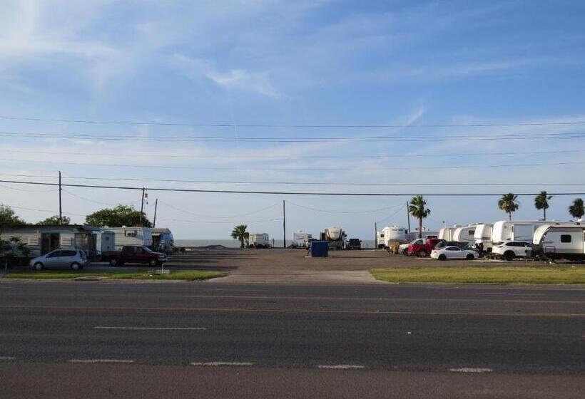 Мотель Executive Inn Laguna Vista