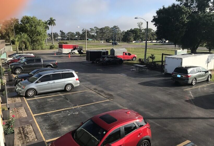 فندق على الطريق Immokalee Inn
