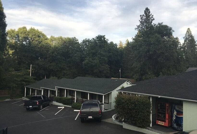 모텔 Lake Shasta Lodge