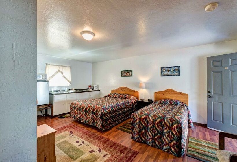 모텔 Lake Shasta Lodge