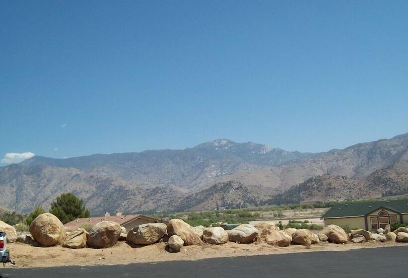 Мотель Lakeshore Lodge