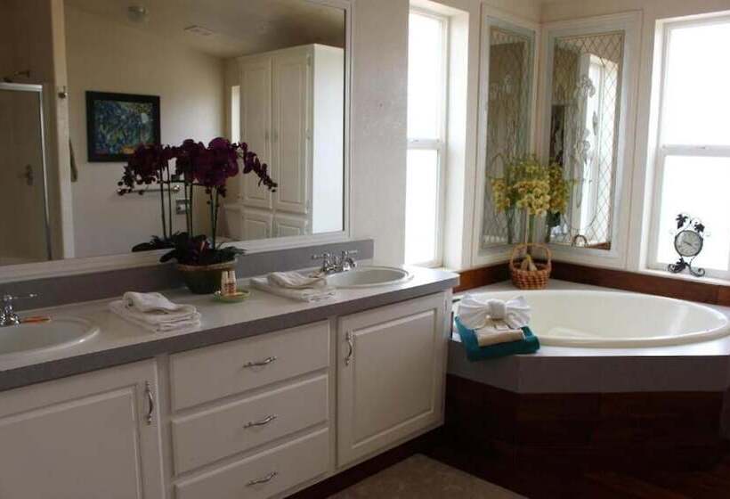 Мотель Lakeshore Lodge