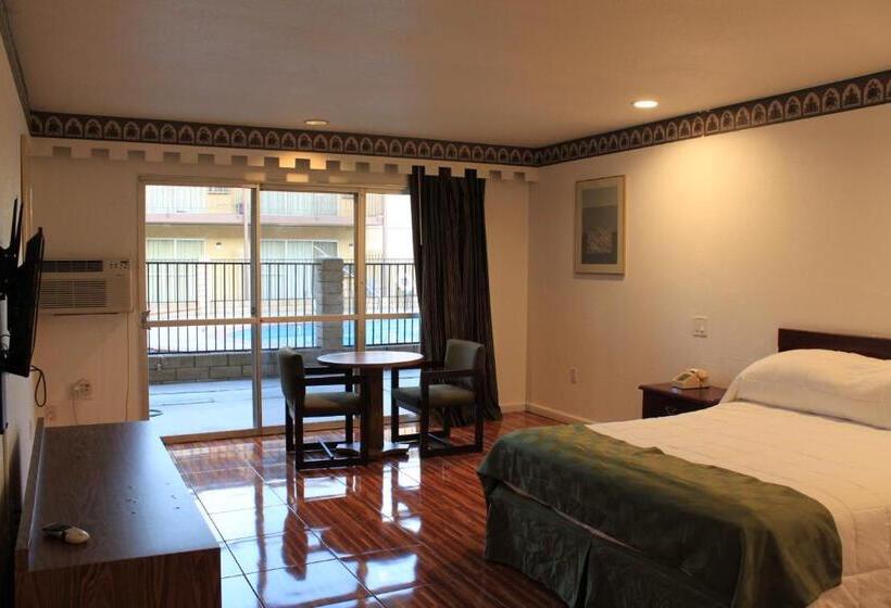 فندق على الطريق Menifee Inn