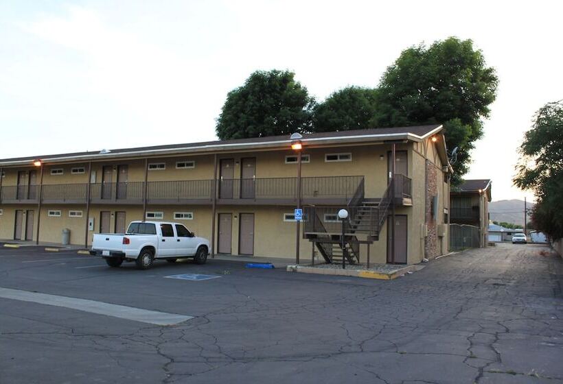 فندق على الطريق Menifee Inn