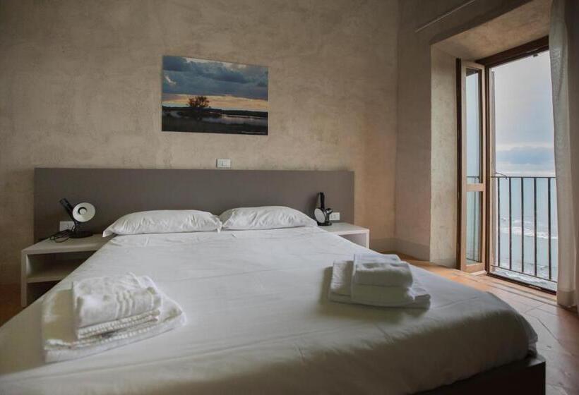 Ostello Del Castello Di Santa Severa