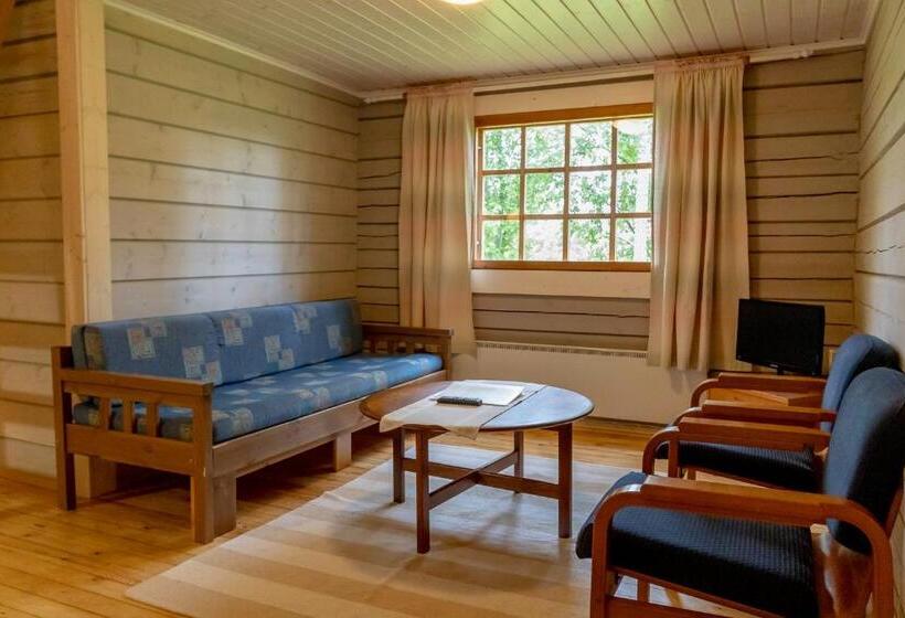 פנסיון Aurantola