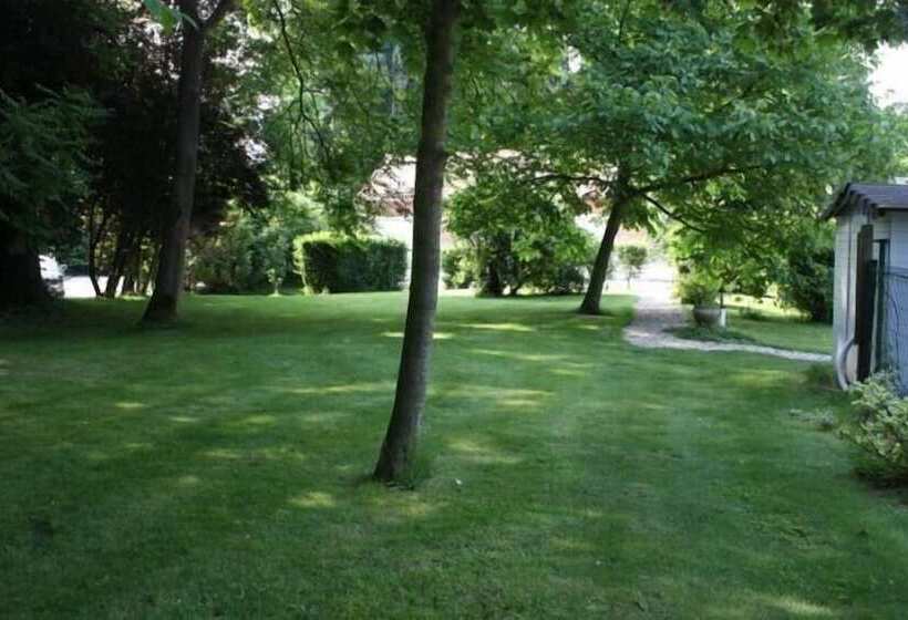 بنسيون Chambres D Hotes Spa Château D Omiécourt