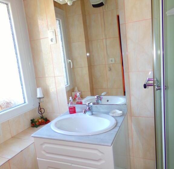 بنسيون Chez Monique