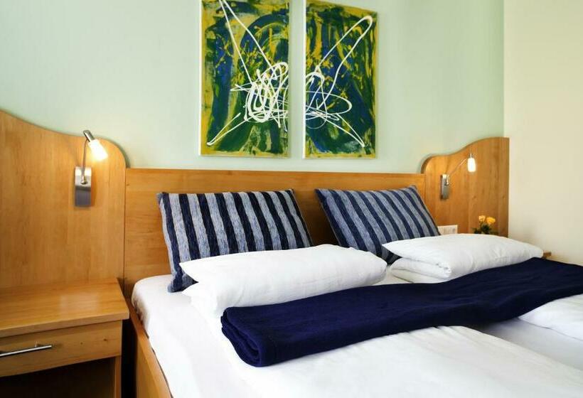 بنسيون Gasthof Hotel Lang