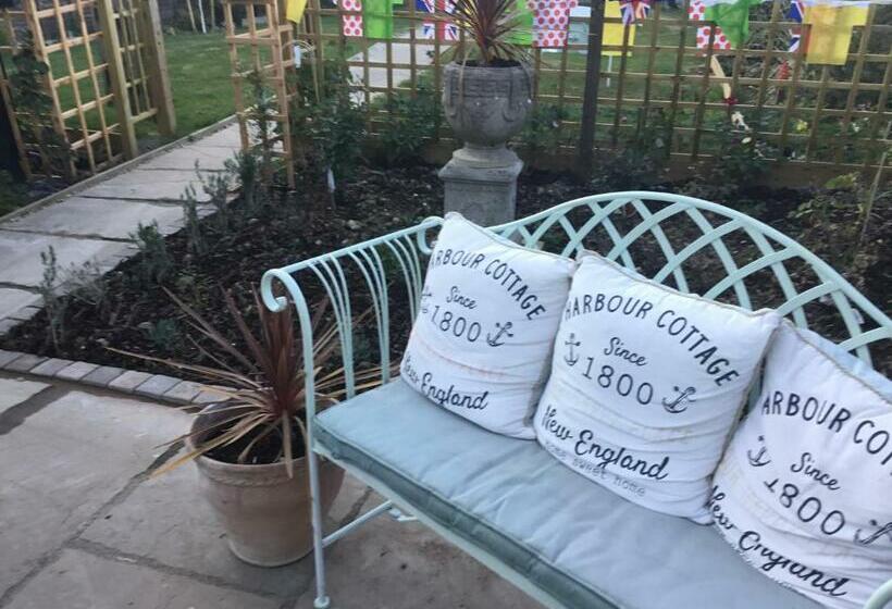 Пансион Ivy Todd Cottage