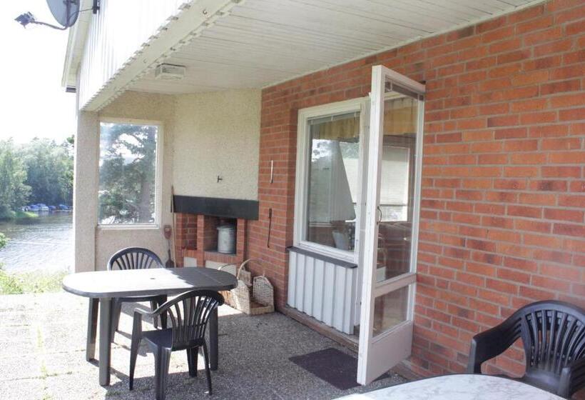 بنسيون Liljeholmen Herrgård Hostel