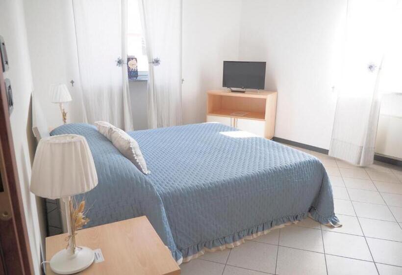 بنسيون Miniappartamenti, Camere Lanterna Blu