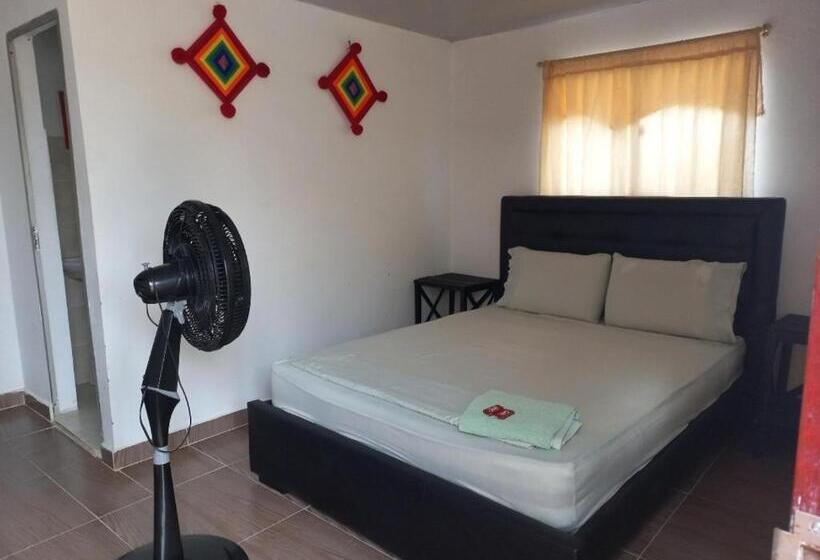 פנסיון Playa Arco Iris