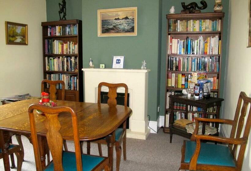 פנסיון St Jude's Bed & Breakfast