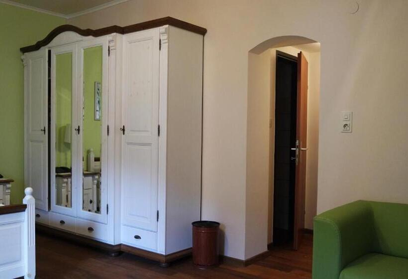 Pension Landhaus Ingrid B&b