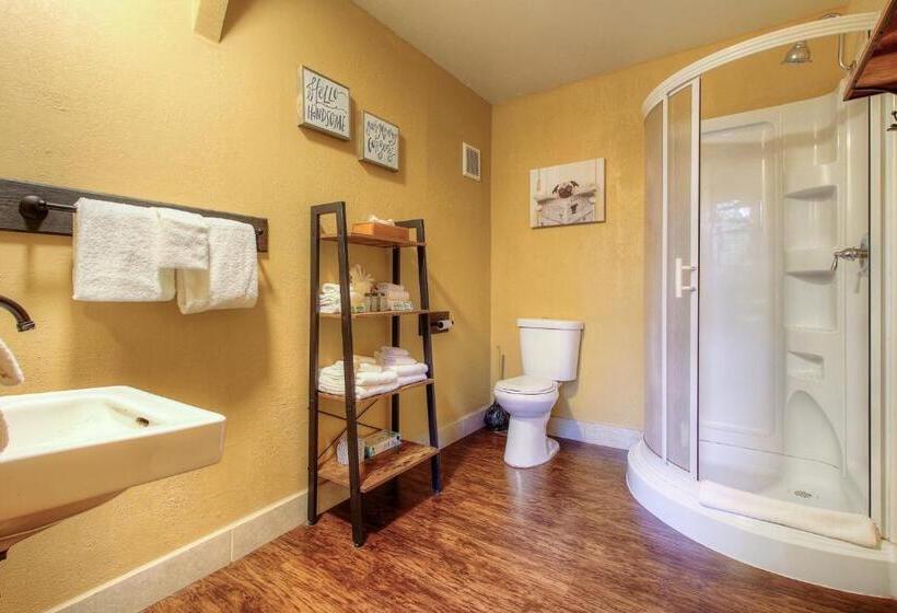 Redwoods River Resort & Campground