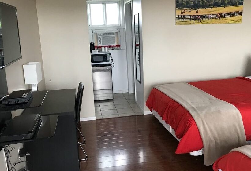 Skyview Motel