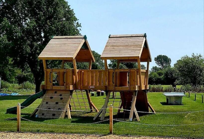 The Clifden Arms B&b