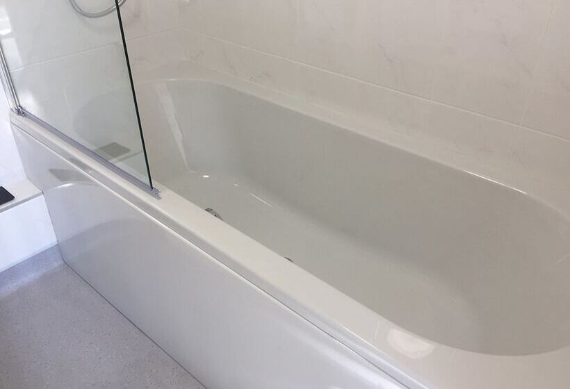 The Clifden Arms B&b