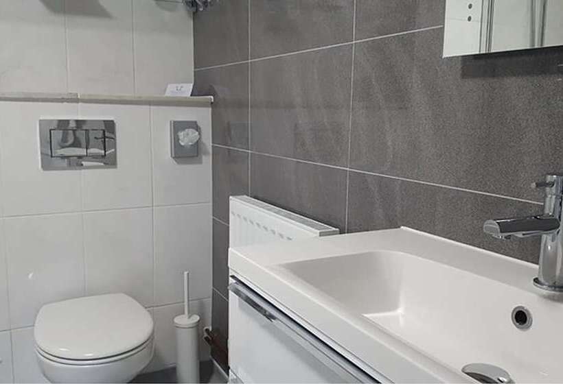 The Clifden Arms B&b