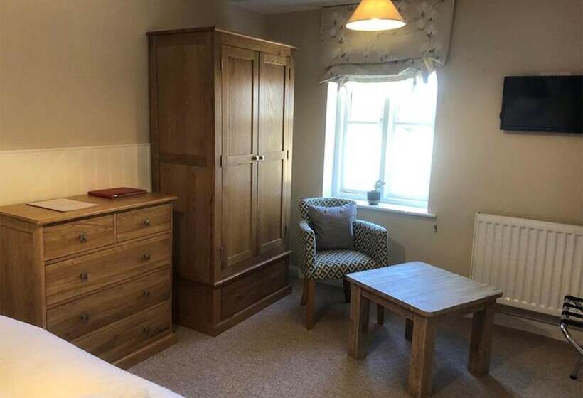 The Clifden Arms B&b